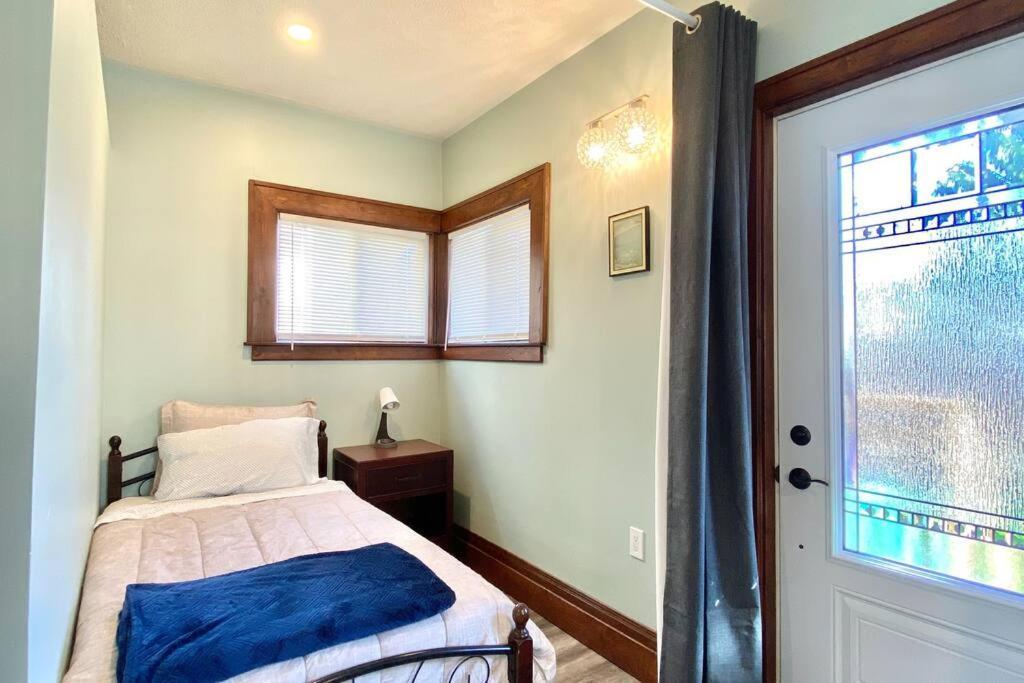 Cozy Suite-Walk To The Falls! ไนแอการาฟอลส์ ภายนอก รูปภาพ