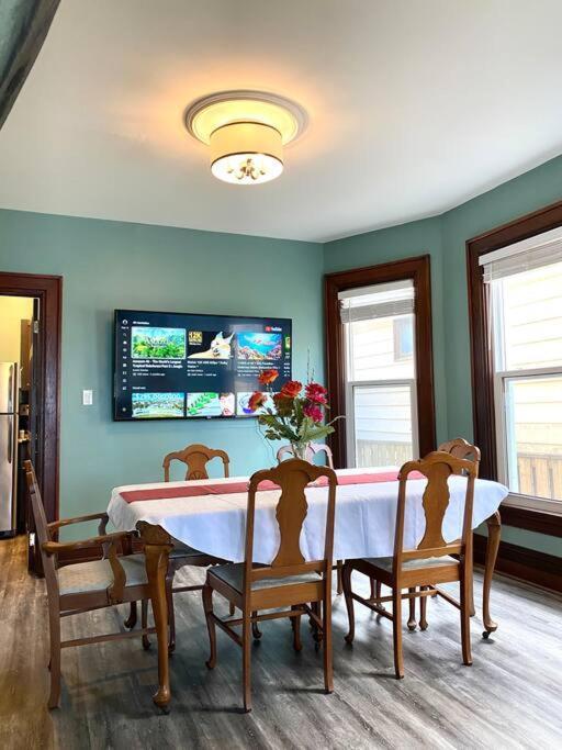 Cozy Suite-Walk To The Falls! ไนแอการาฟอลส์ ภายนอก รูปภาพ