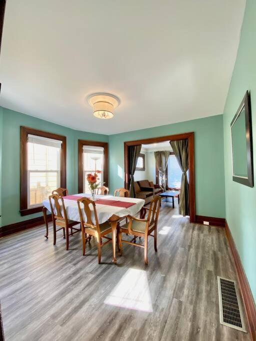 Cozy Suite-Walk To The Falls! ไนแอการาฟอลส์ ภายนอก รูปภาพ